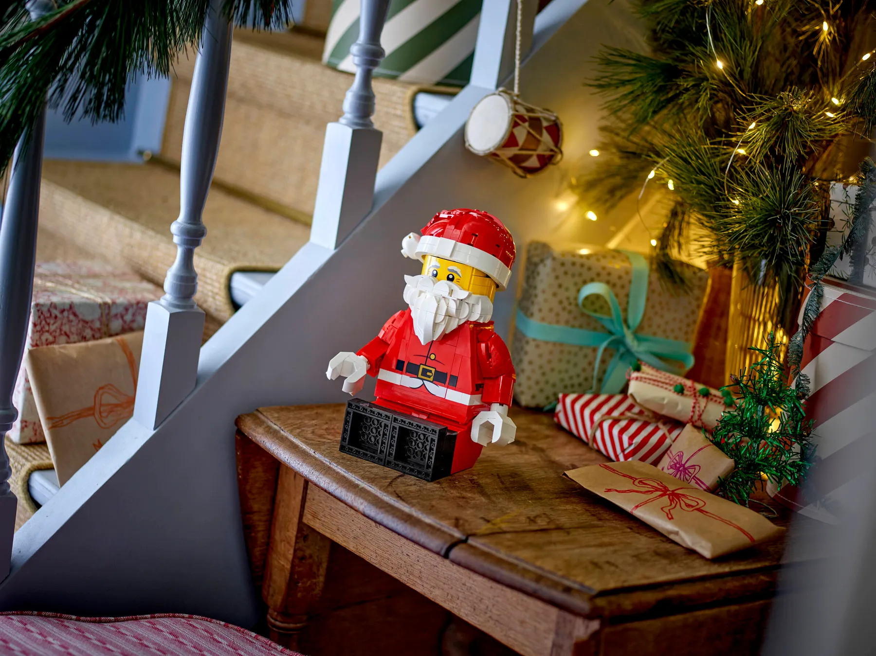 Ho, Ho, Ho! LEGO® Up-Scaled Santa Minifigure (40820) Brings Festive Cheer!